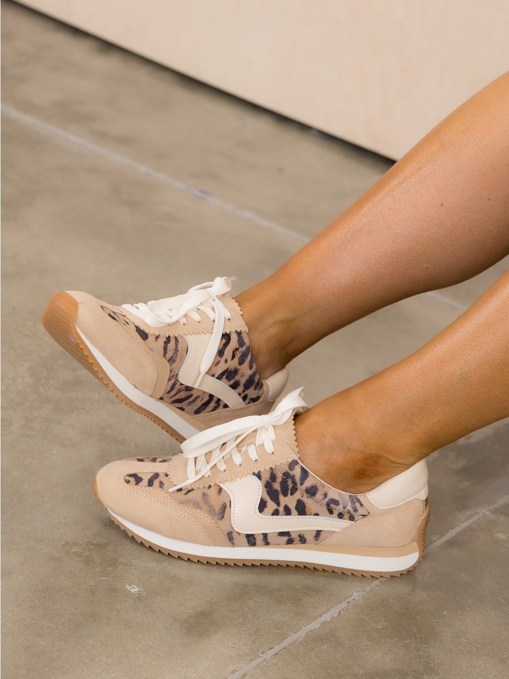 Dolce Vita Leopard suede b nted sneakers NWT - Picture 14 of 15